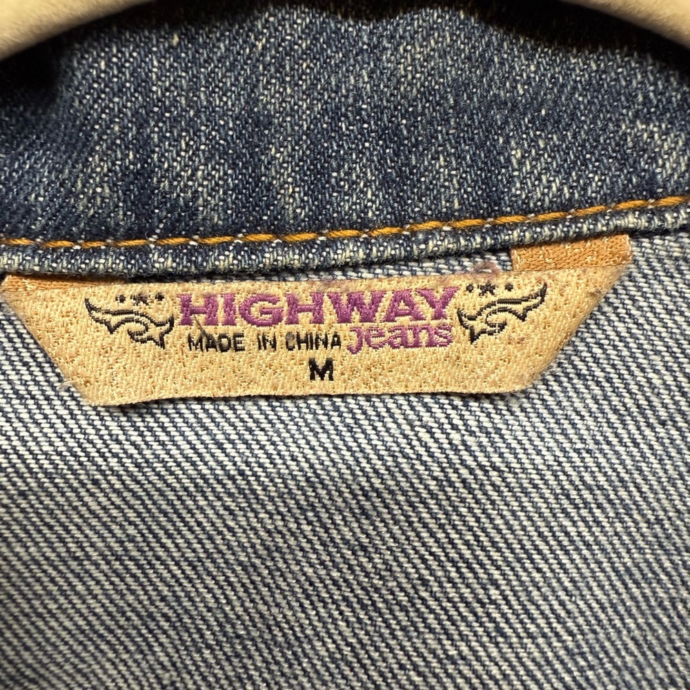 **SOLD**Highway Jeans Distressed Denim Jacket - Medium - Medium Wash Cropped - Picture 4 of 7
